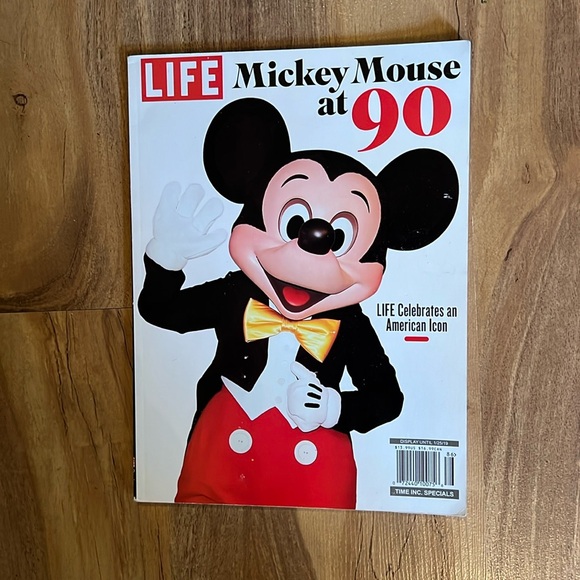 Life Magatine, Walt Disney Edition, Mickey Mouse at 90.. - Picture 1 of 13